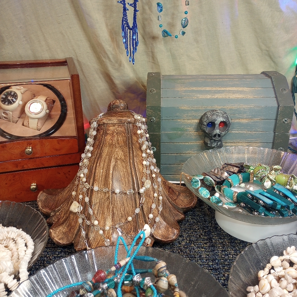 Live Show Listing -Earings 3.00 minimum purchase 2 items